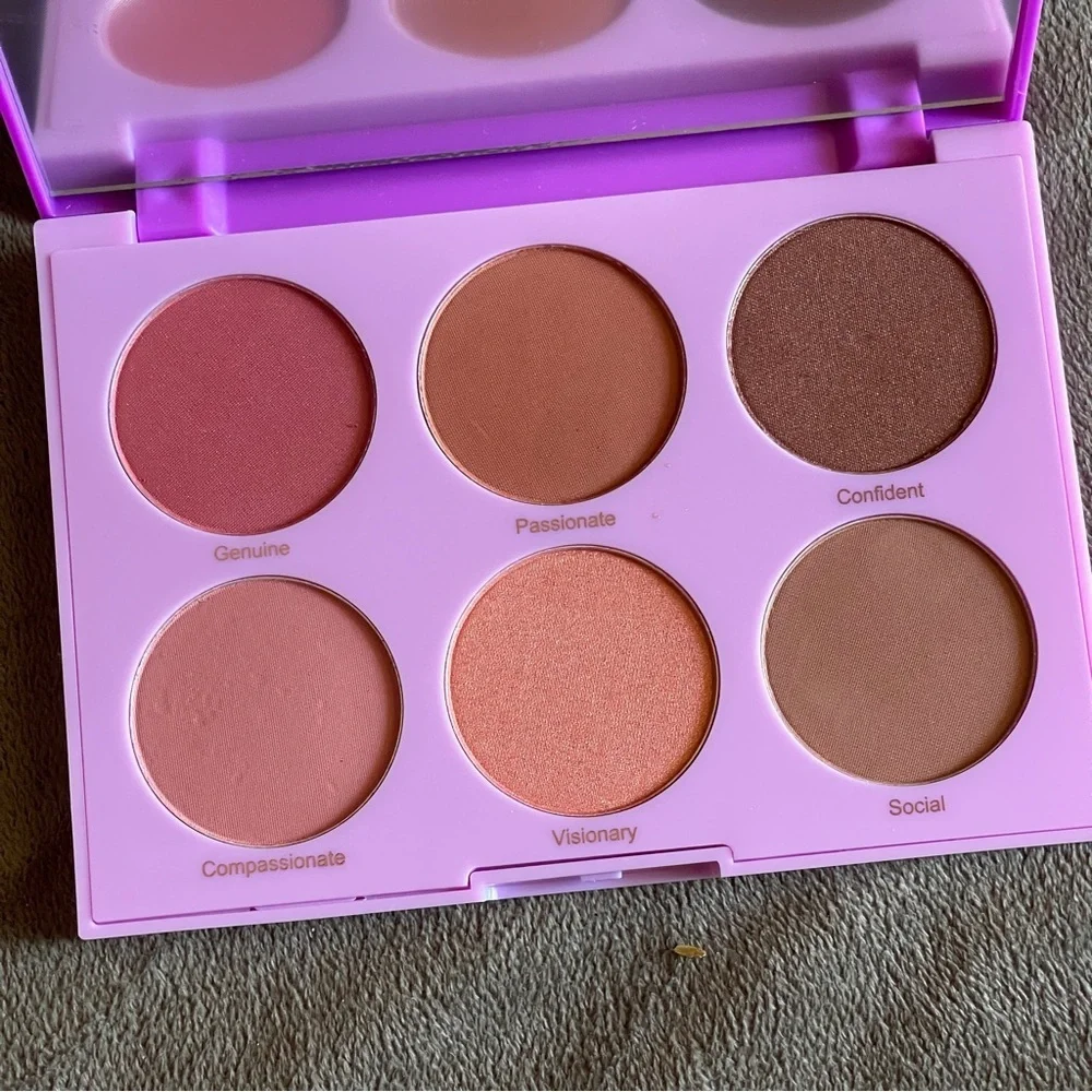 *NIB* 4 for 16$ REALHER You Are Brilliant Pro Blush Palette .66oz